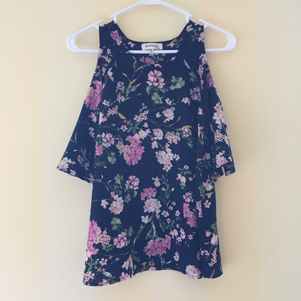 NWOT Monteau cold shoulder blouse